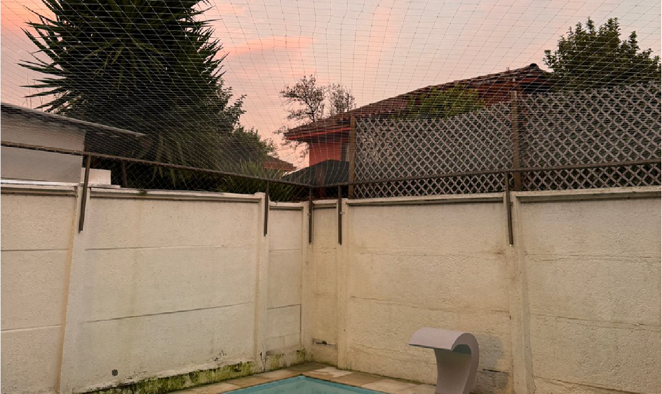 Mallas de seguridad instaladas en patios